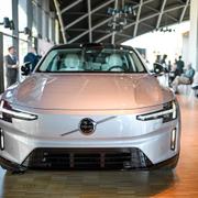 Nya Volvo ES90 visas vid Volvo Cars bolagsstämma i i Volvohallen i Göteborg. April 2025.