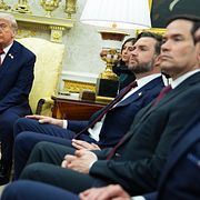 Donald Trump tillsammans med JD Vance, Marco Rubio och Pete Hegseth.