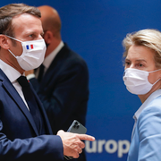 Frankrikes president Emmanuel Macron och EU-kommissionens ordförande Ursula von der Leyen samt Joe Biden. 