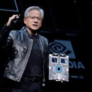 Nvidias vd Jensen Huang visade upp en ny grafikprocessor i juni i år.