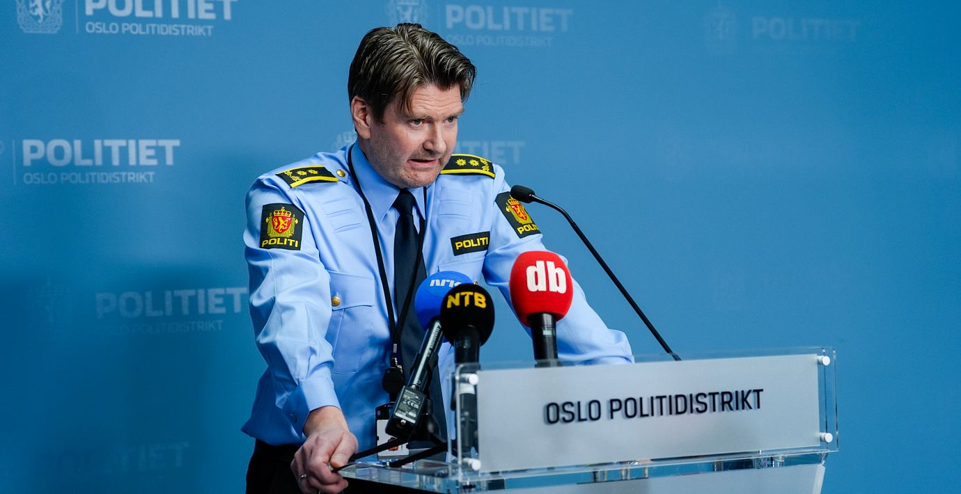 Utredningsledaren Christian Hatlo under pressträffen.