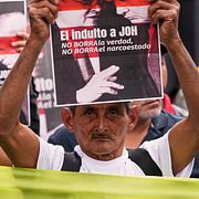 Demonstration mot Trumps benådning av Honduras tidigare president Juan Orlando Hernandez i december 2025.