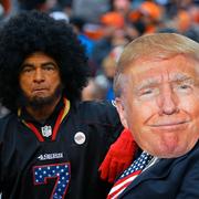 Två football-fans som klätt ut sig till spelaren Colin Kaepernick och meningsmotståndaren president Donald Trump.