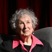 Kanadensiska författaren Margaret Atwood deltar i ett författarsamtal på Rivals scen i Stockholm.