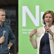 Miljöpartiets språkrör Gustav Fridolin och Isabella Lövin på Sergels torg.