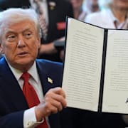 Trump med ordern/Illustrationsbild.