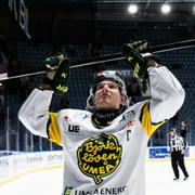 Björklövens Axel Ottosson jublar efter en matchen mot Djurgården tidigare i år.  
