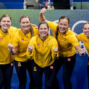 Det svenska laget ångar på i OS. 