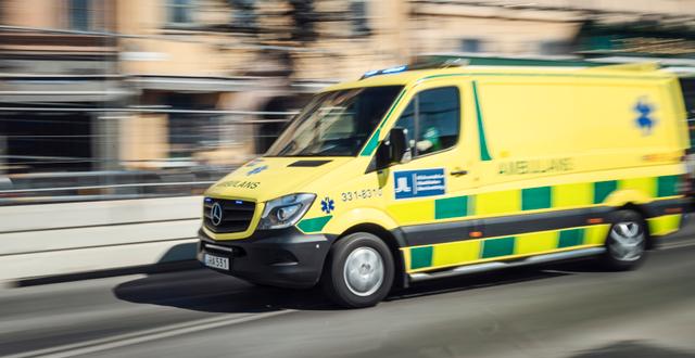 En ambulans på uttryckning.  Stina Stjernkvist/TT / TT NYHETSBYRÅN