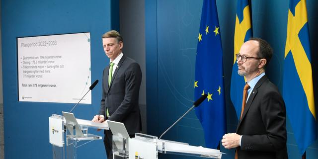 Miljö- och klimatminister Per Bolund (MP) och infrastrukturminister Tomas Eneroth (S). Fredrik Sandberg/TT / TT NYHETSBYRÅN