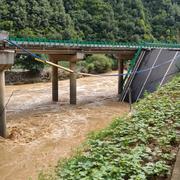 Bron som kollapsade i Shaanxi-provinsen. 