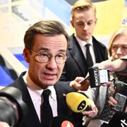 Statsminister Ulf Kristersson (M) talar med journalister efter EU-nämndens sammanträde på tisdagen.