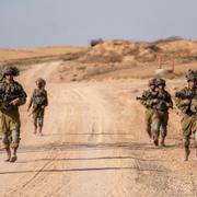 Israeliska soldater i närheten av Gazaremsan i juni. 