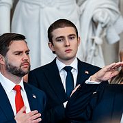 President Donald Trump, Melania Trump, Barron Trump och vicepresident JD Vance.