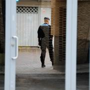 Stor polisinsats efter att en död person hittats i en lägenhet i Kvillebäcken på Hisingen under lördagsförmiddagen. 