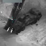 En iransk robotramp strax innan den träffas av amerikansk robot. Bilden har släppts av amerikanska försvaret och har inte verifierats av oberoende källor.