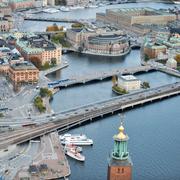 Arkivbild. Flygbild över centrala Stockholm med Tegelbacken, Centralbron med Strömsborg och Helgeandsholmen med riksdagshuset.