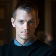 Joel Kinnaman. 