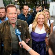 Arnold Schwarzenegger och hans partner Heather Milligan.