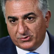 Reza Pahlavi är den siste shahen, Mohammad Reza Pahlavis son. En del vill att han ska bli Irans nästa ledare.
