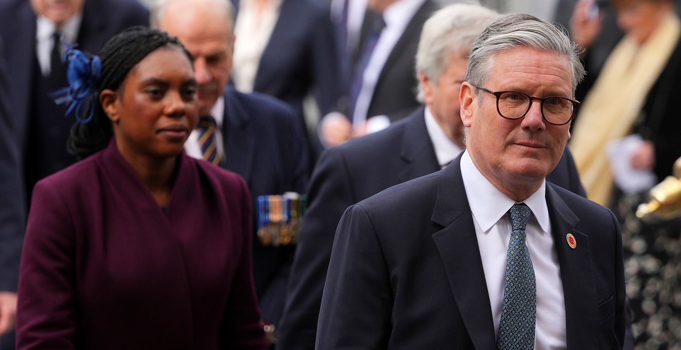 Premiärminister Keir Starmer och De konservativas partiledare Kemi Badenoch i maj 2025.