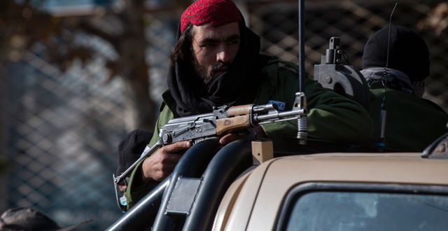 En taliban vid en vägspärr i Kabul. Ahmad Halabisaz / TT NYHETSBYRÅN