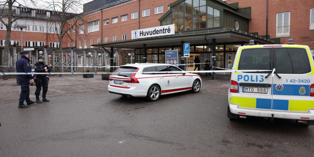 Polisen på plats vid Vrinnevisjukhuset. Magnus Andersson/TT