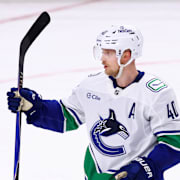 Vancouver Canucks Elias Pettersson (40).
