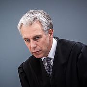 Borg Høibys advokat Petar Sekulic i rätten.