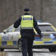 En stor polisinsats pågår vid Risbergska skolan i Örebro efter uppgifter om ett grovt våldsbrott.