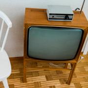 En tv från tiden då många av Rosa mannens klipp ursprungligen sändes.