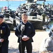 Marinchef Ewa Skoog Haslum, statsminister Ulf Kristersson (M) och försvarsminister Pål Jonson (M).