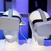Oculus-headsets på display på CES-mässan i Las Vegas 2019.