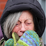 Människor sörjer sjuksköterskan Alex Pretti som sköts till döds av federal polis i Minnesota. 