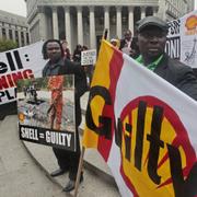 Protester mot Shell i New York 2009. 