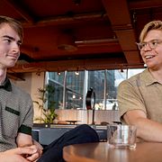 Lukas Petersson (t.h) och Axel Backlund (t.v) på Andon Labs.