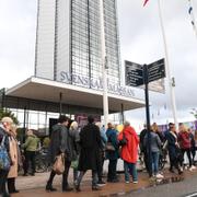 Kön utanför bokmässan i Göteborg.