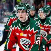 Frölundas Jere Innala jublar med lagkamrater efter 5-4.