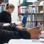 Illustrationsbild: Studenter pluggar på Kungliga Biblioteket i Stockholm. 