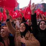 Erdogans supportrar under ett valmöte i Istanbul. 