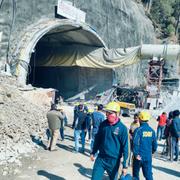 Räddningsinsatsen vid tunneln i Uttarakhand.