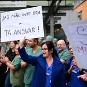 Kritiken har varit stort mot införandet av det nya vårdsystemet Millennium. Läkare och sjuksköterskor har protesterat kraftigt. Vid lunchtid på fredagen hölls en manifestation utanför sjukhuset där många visade sitt missnöje.