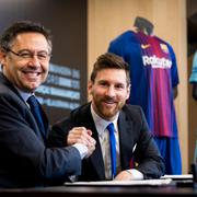 Barcelonas president  Josep Maria Bartomeu  och Messi.