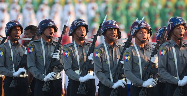 Militärer i Myanmar.  Aung Shine Oo / AP