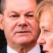 Arkivbild: Olaf Scholz tillsammans med förbundskansler Angela Merkel