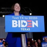 Joe Biden och Amy Klobuchar.