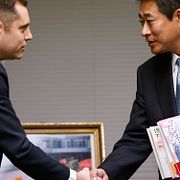 Peleg Lewi och Ryo Tanaka.