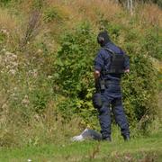 Polis under den stora insatsen i Norrköping på måndagen