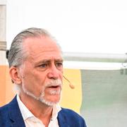 Miljöpartiets språkrör Daniel Helldén och Amanda Lind under en presskonferens under politikerveckan i Almedalen. 