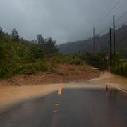 Blockerad väg i Purulha, norra Guatemala.